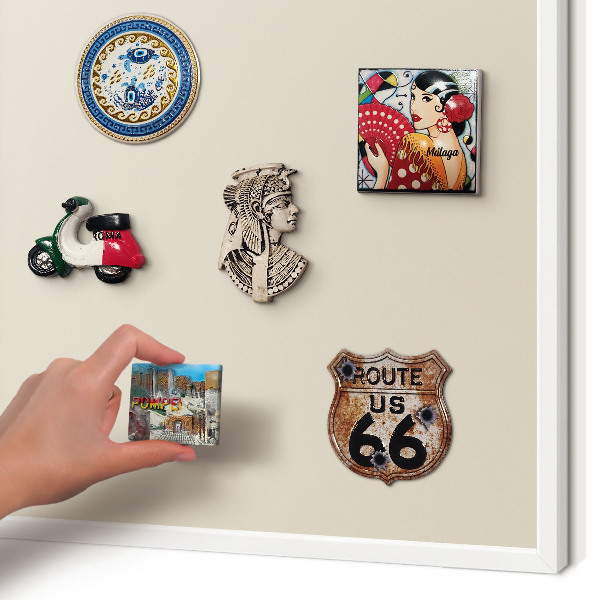Magnettafel aus Metall für Souvenirs in weißem Rahmen Heller Stein