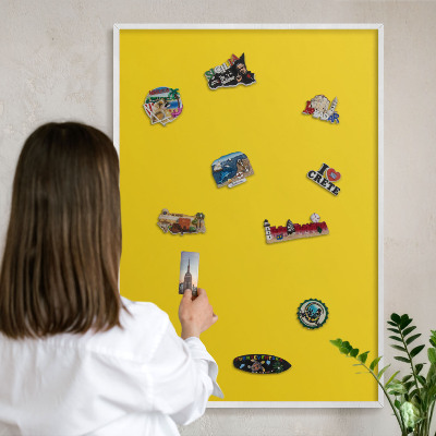 Wand-Magnettafel für Reisesouvenirs mit weißem Rahmen Intensives Gelb