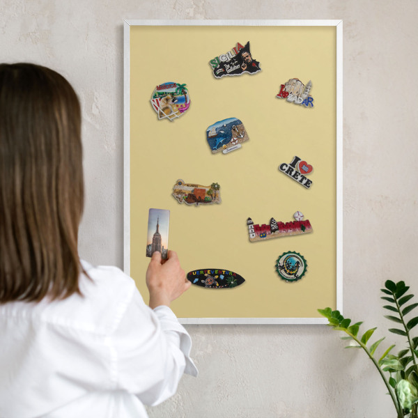 Magnettafel aus Metall für Souvenirs in weißem Rahmen Beige-gelb