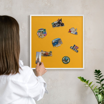 Wand-Magnettafel für Reisesouvenirs mit weißem Rahmen Leuchtendes Orange
