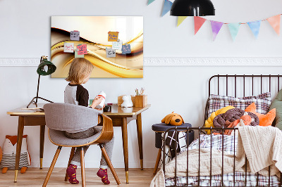 Magnettafel zum schreiben Ein moderner Raum zur Präsentation von Fotos