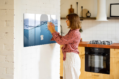 Magnettafel zum schreiben Wasserhintergrund mit Fotos und Accessoires