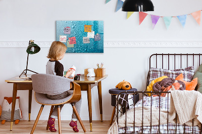 Magnettafel zum schreiben Blaue Tafel mit Magneten und Fotos