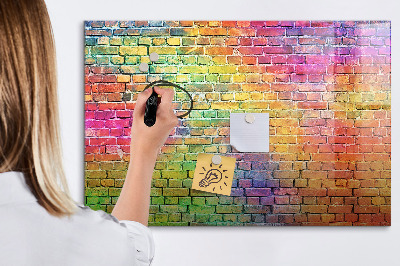 Magnettafel zum schreiben Eine farbenfrohe Wand mit Platz für Fotos