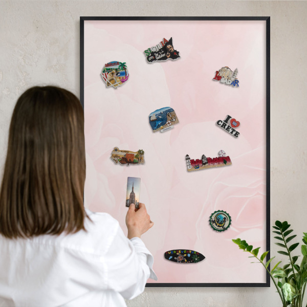 Magnetpinnwand Metall für Urlaubsmagnete mit schwarzem Rahmen Zartes Rosa