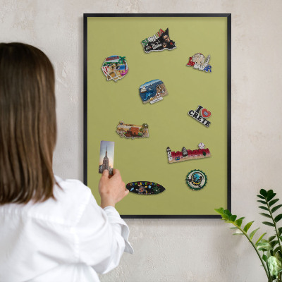 Magnetpinnwand Metall für Urlaubsmagnete mit schwarzem Rahmen Grüner Vintage-Stil