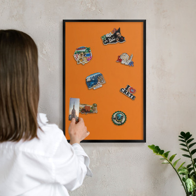 Magnetpinnwand Metall für Urlaubsmagnete mit schwarzem Rahmen Kräftiges Orange