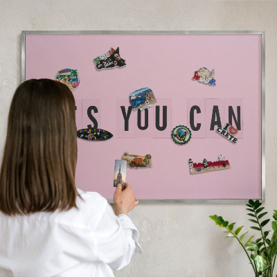Dekoratives Magnetboard aus Metall in Silberrahmen Motivation jeden Tag
