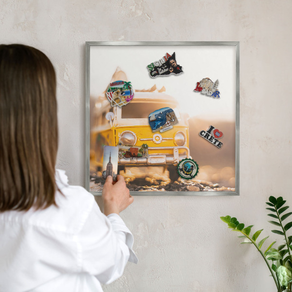 Dekoratives Magnetboard aus Metall in Silberrahmen Retro-Reisen