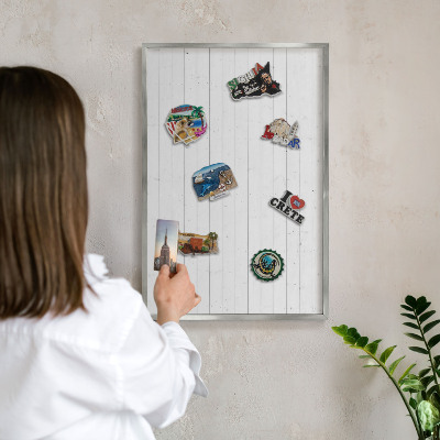 Dekoratives Magnetboard aus Metall in Silberrahmen Whiteboards