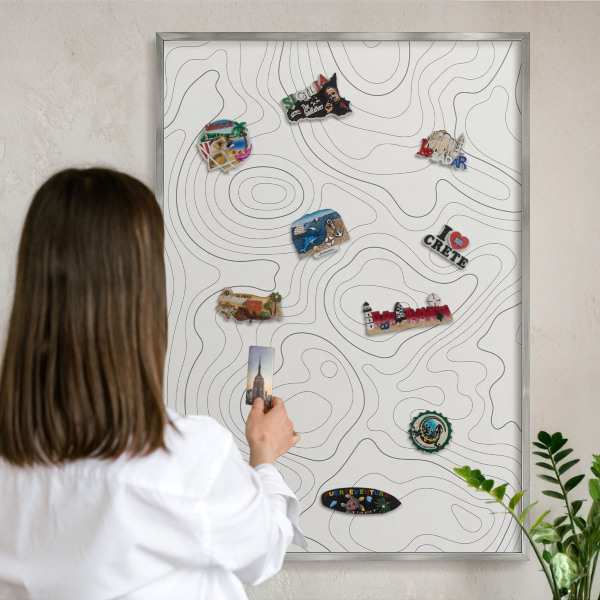 Dekoratives Magnetboard aus Metall in Silberrahmen Geometrische Eleganz