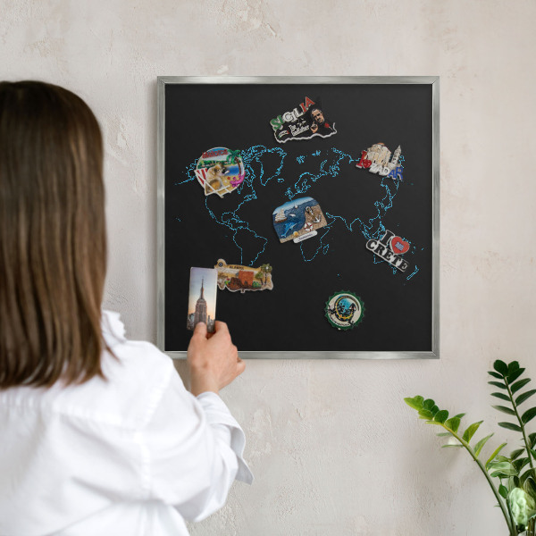 Metalltafel für Magnete mit silbernem Rahmen Weltkarte