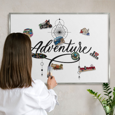 Dekoratives Magnetboard aus Metall in Silberrahmen Typografisches Abenteuer