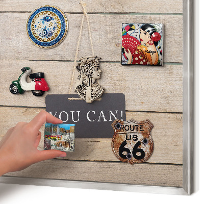 Dekoratives Magnetboard aus Metall in Silberrahmen Motivation jeden Tag