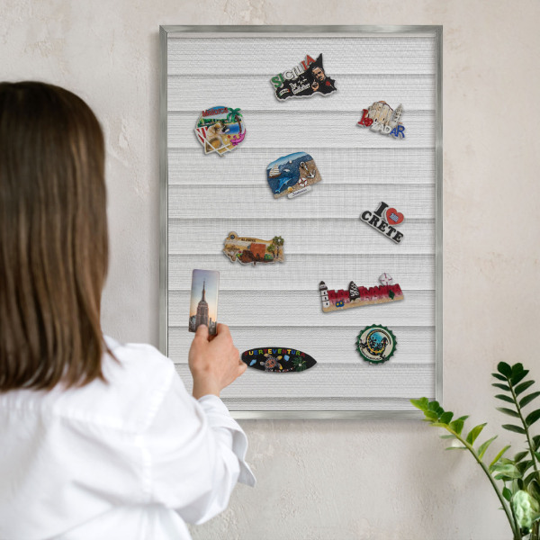 Metalltafel für Magnete mit silbernem Rahmen Minimalistische Streifen