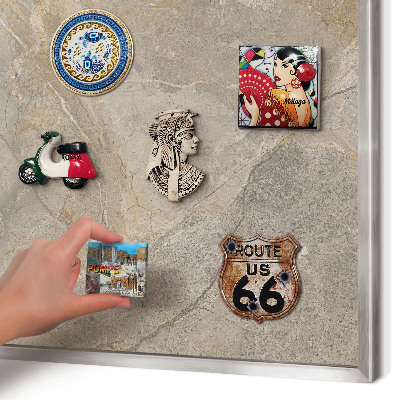 Dekoratives Magnetboard aus Metall in Silberrahmen Beige Stein