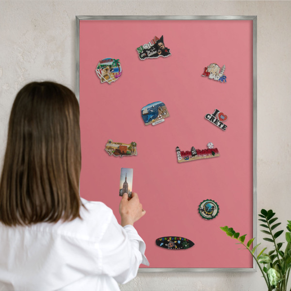 Dekoratives Magnetboard aus Metall in Silberrahmen Lachsfarben