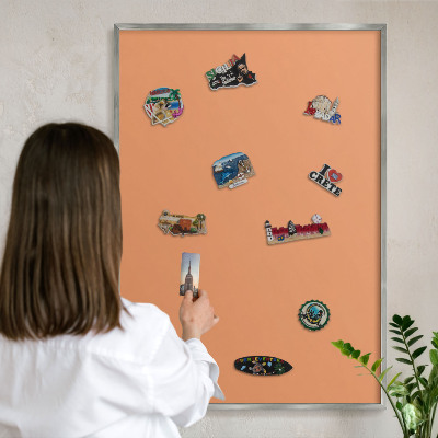 Metalltafel für Magnete mit silbernem Rahmen Pastellorange