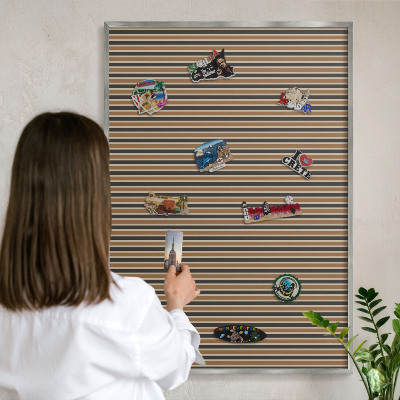 Dekoratives Magnetboard aus Metall in Silberrahmen Geometrisches Muster