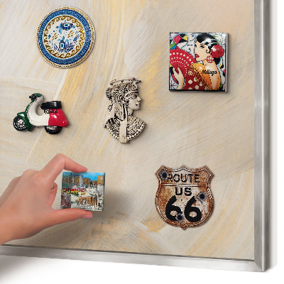 Dekoratives Magnetboard aus Metall in Silberrahmen Elegante Abstraktion