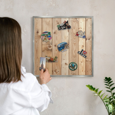 Metalltafel für Magnete mit silbernem Rahmen Holzbretter