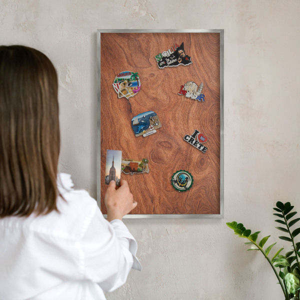 Metalltafel für Magnete mit silbernem Rahmen Holzmaserung