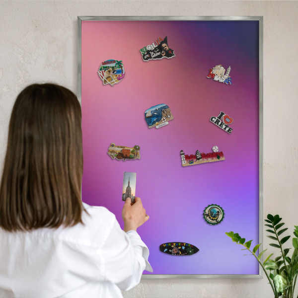 Dekoratives Magnetboard aus Metall in Silberrahmen Farben der Harmonie