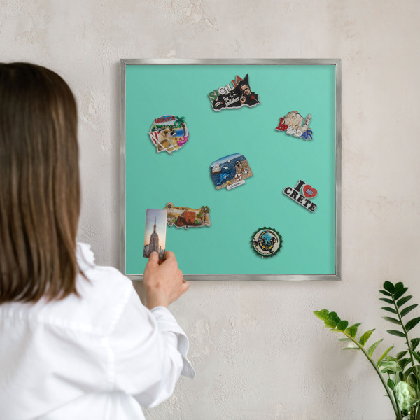 Dekoratives Magnetboard aus Metall in Silberrahmen Starke Minze