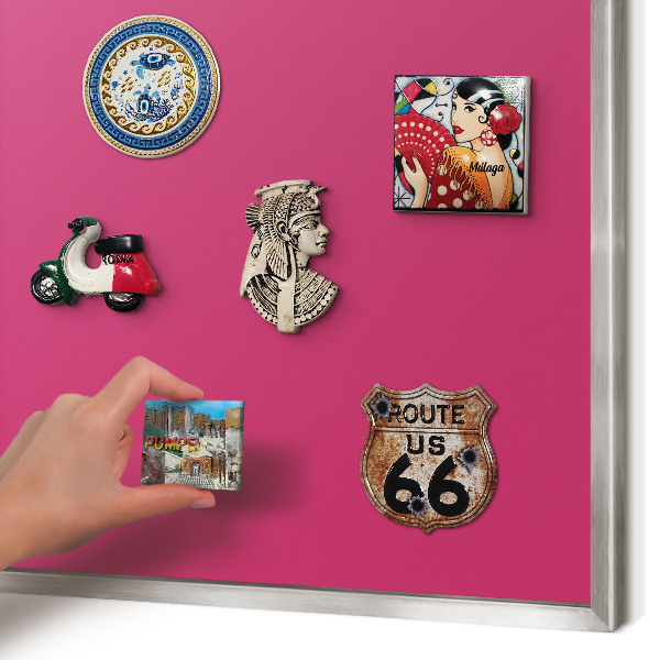 Dekoratives Magnetboard aus Metall in Silberrahmen Intensives Rosa