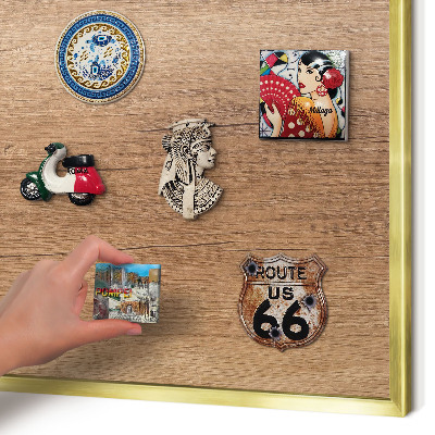 Magnettafel für Urlaubsmagnete in Goldrahmen Holzstruktur