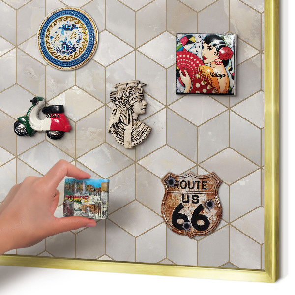 Magnettafel für Urlaubsmagnete in Goldrahmen Kubischer Hintergrund