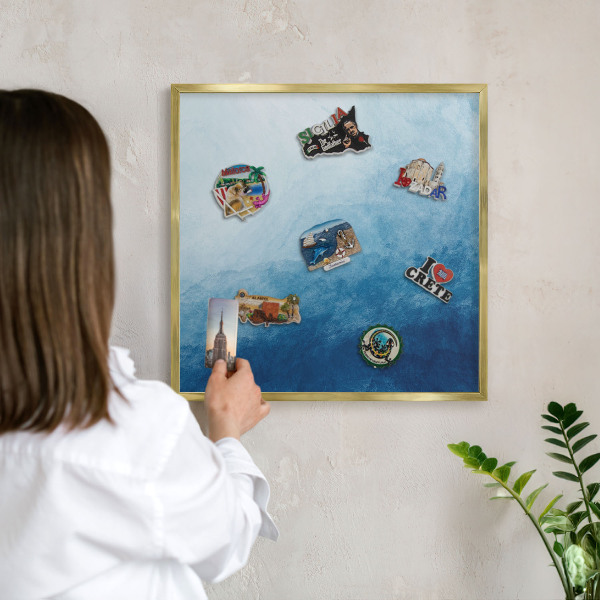 Magnettafel für Urlaubsmagnete in Goldrahmen Blaue Abstraktionen