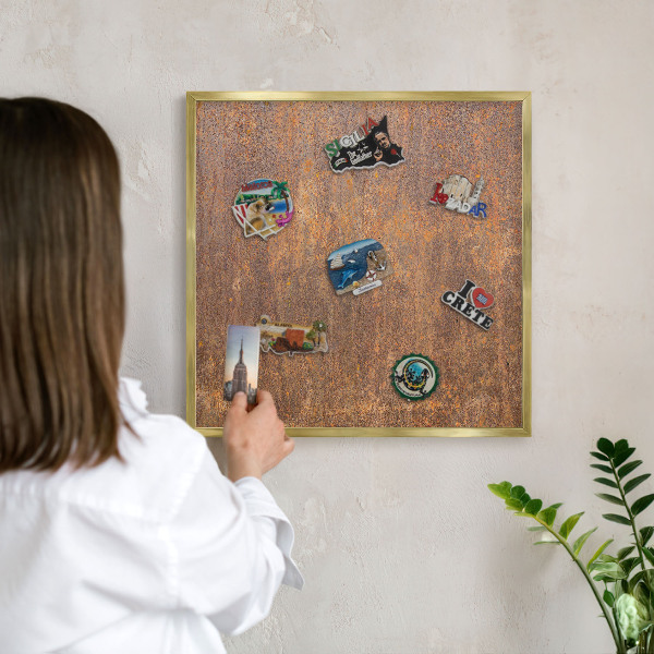 Magnettafel für Urlaubsmagnete in Goldrahmen Rostige Eleganz