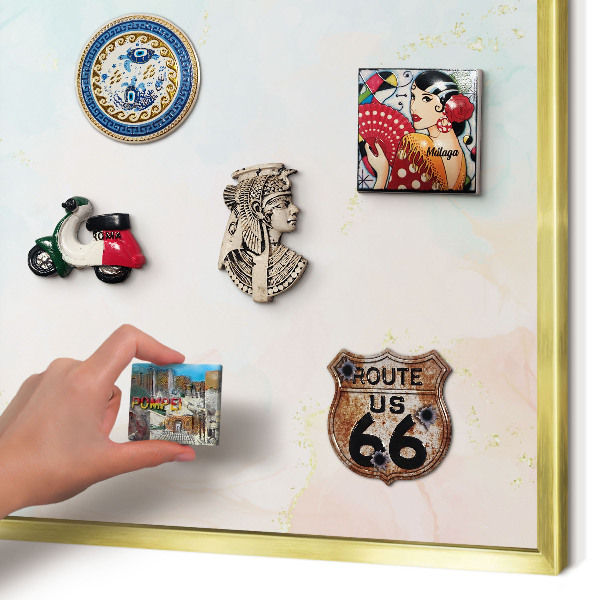 Magnettafel für Urlaubsmagnete in Goldrahmen Pastell-Eleganz