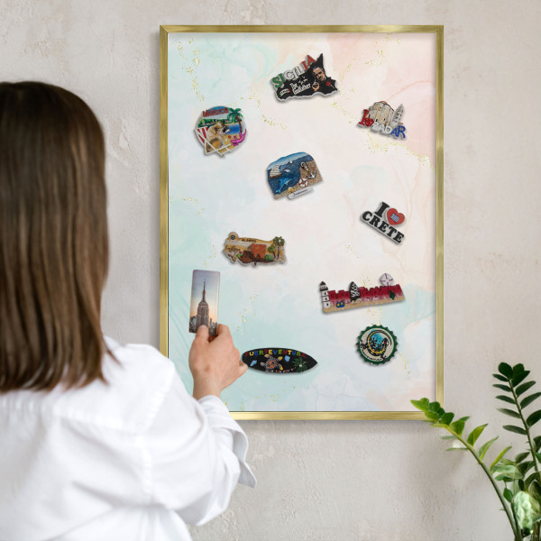 Magnettafel für Urlaubsmagnete in Goldrahmen Pastell-Eleganz