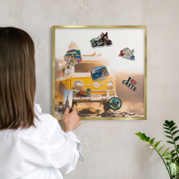 Magnettafel für Urlaubsmagnete in Goldrahmen Retro-Reisen