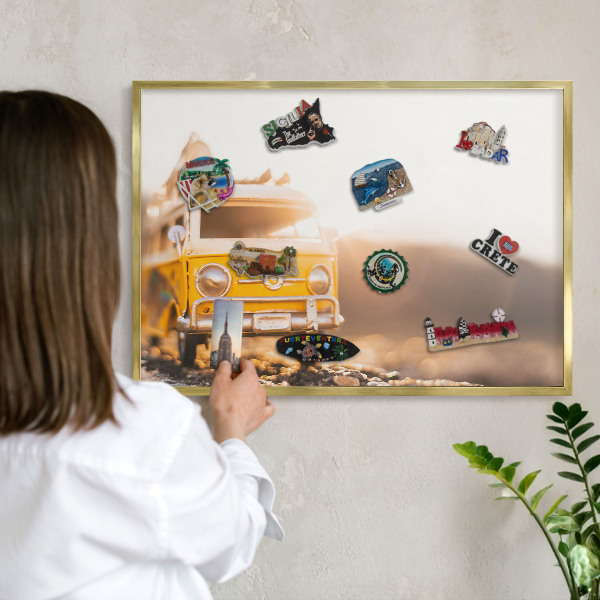 Magnettafel für Urlaubsmagnete in Goldrahmen Retro-Reisen