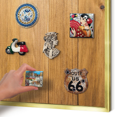 Magnettafel für Urlaubsmagnete in Goldrahmen Holzstruktur