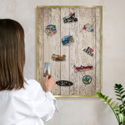 Magnettafel für Urlaubsmagnete in Goldrahmen Holzstruktur