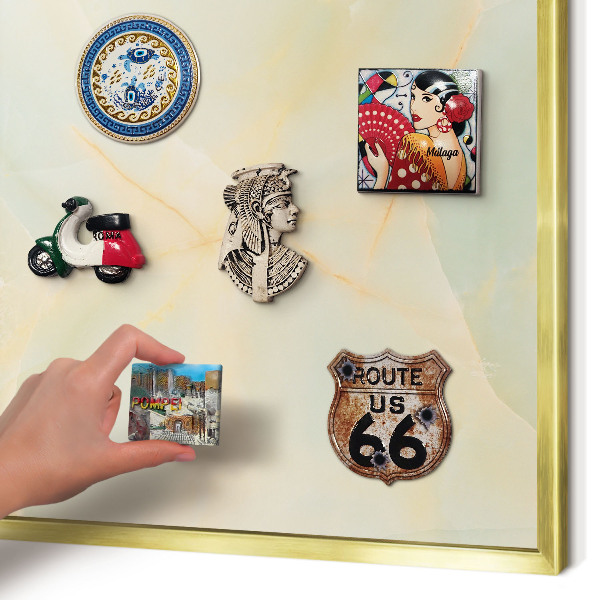 Magnettafel für Urlaubsmagnete in Goldrahmen Marmor-Eleganz
