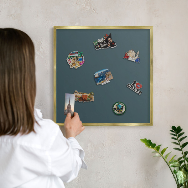 Magnettafel für Urlaubsmagnete in Goldrahmen Türkis