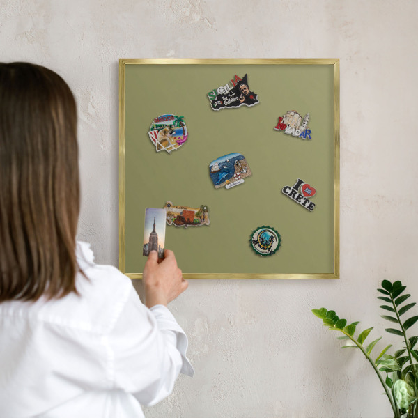 Magnettafel für Urlaubsmagnete in Goldrahmen Grünes Gras