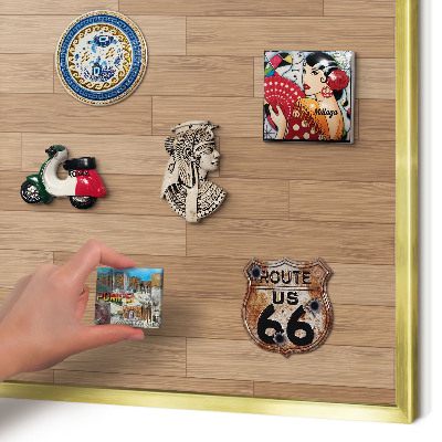 Magnettafel für Urlaubsmagnete in Goldrahmen Holzmuster
