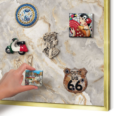 Magnettafel für Urlaubsmagnete in Goldrahmen Marmor-Eleganz