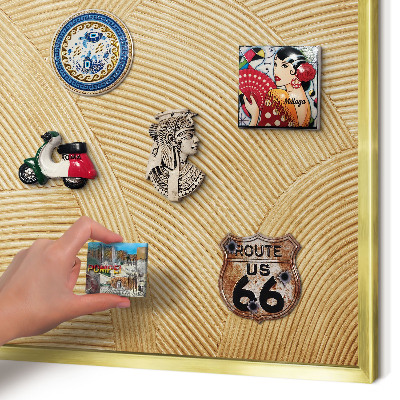 Magnettafel für Urlaubsmagnete in Goldrahmen Strukturlinien