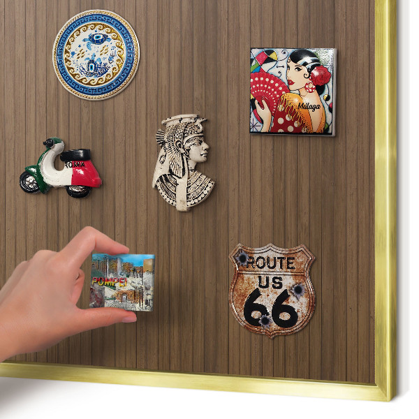 Magnettafel für Urlaubsmagnete in Goldrahmen Holzhintergrund