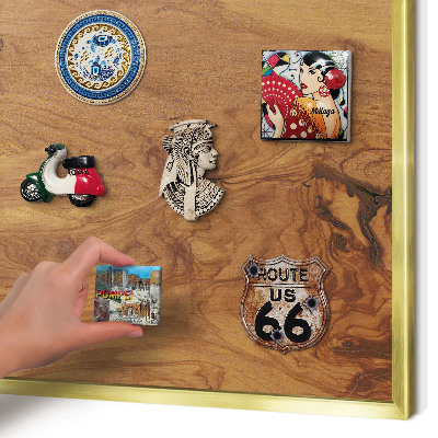 Magnettafel für Urlaubsmagnete in Goldrahmen Naturholz