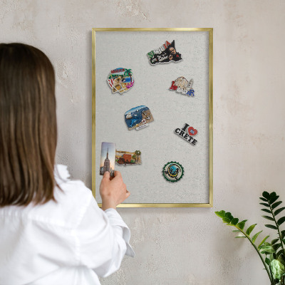 Magnettafel für Urlaubsmagnete in Goldrahmen Pflanzenmuster