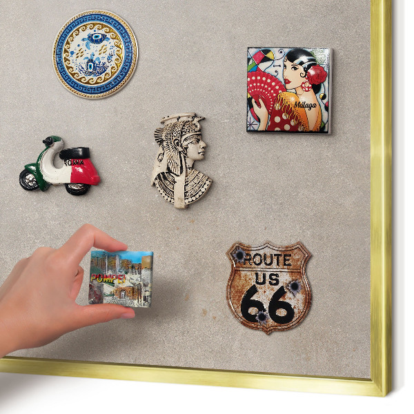 Magnettafel für Urlaubsmagnete in Goldrahmen Neutrale Eleganz