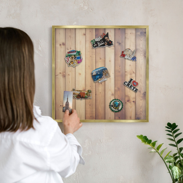 Magnettafel für Urlaubsmagnete in Goldrahmen Holzbretter